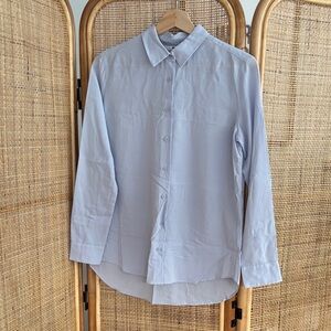 Uniqlo Women’s Light Blue Casual Button Down Shirt